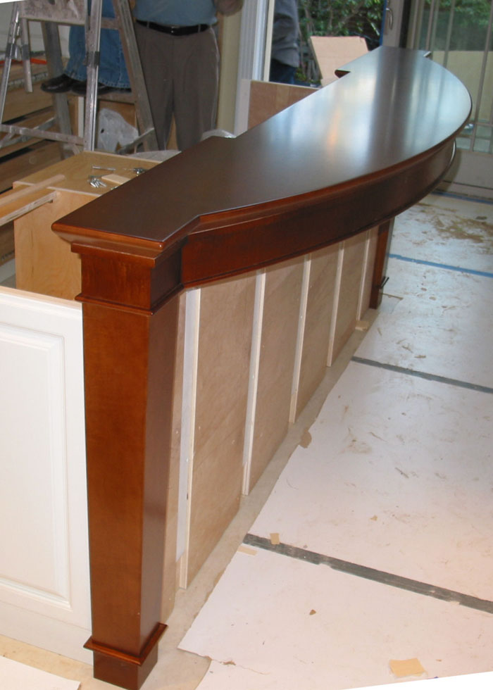 kitchenisland2.jpg - 129009 Bytes