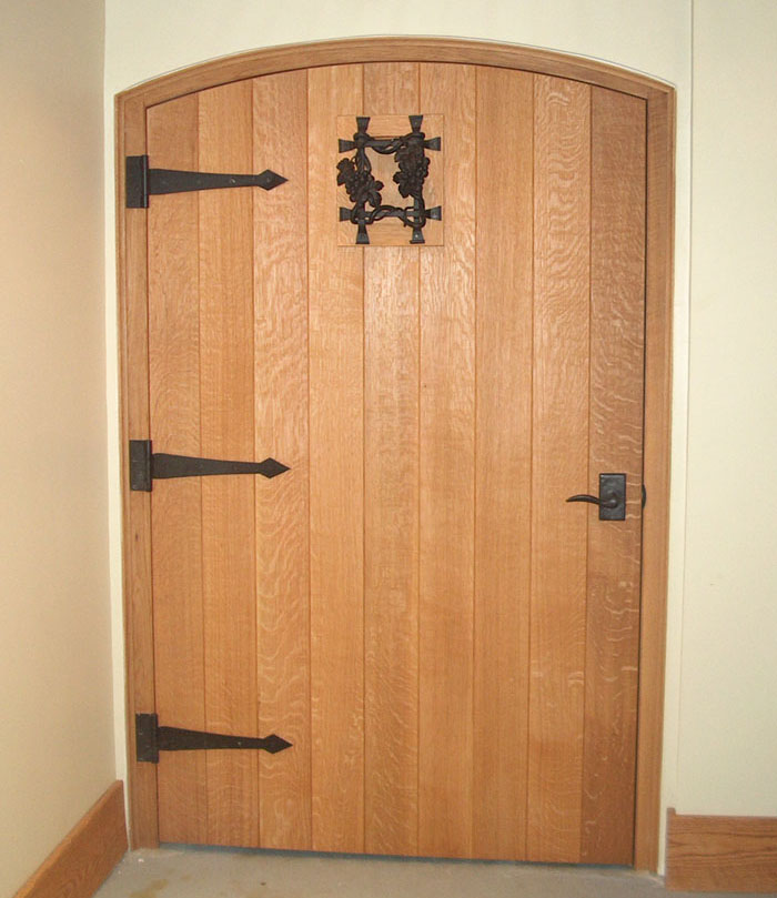 oakheightswinerydoor.jpg